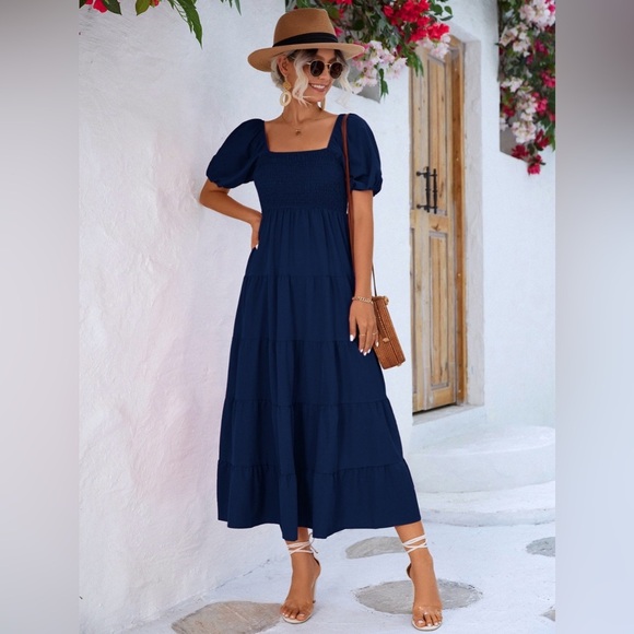 Tired Midi Dress with Short Sleeves and Smocked - Picture 3 of 4